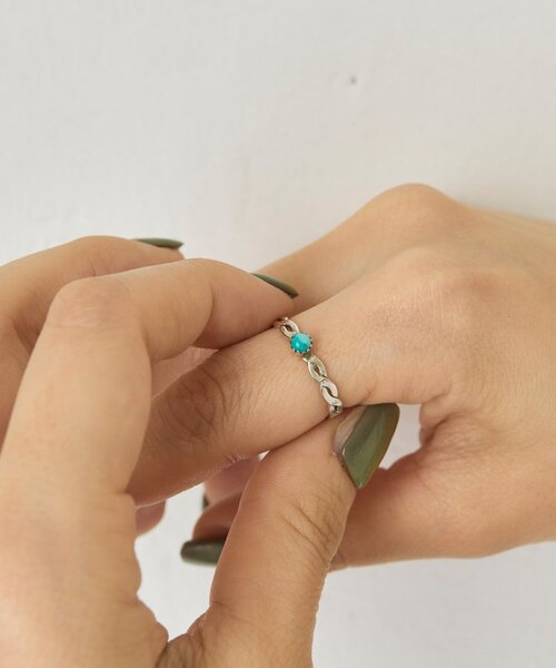 ear PAPILLONNER（イアパピヨネ）の「《スターリングシルバー使用》ポイントターコイズ細リング（ブレスレット・レディース・シルバー・11/12）」の9枚目の写真