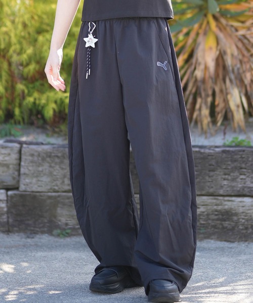 PUMA(プーマ)の「PUMA/プーマ PPG WOVEN PANTS WIDE LEG W ロンパン 637475(その他パンツ・レディース・ブラック/グレー・L/M)」の16枚目の写真