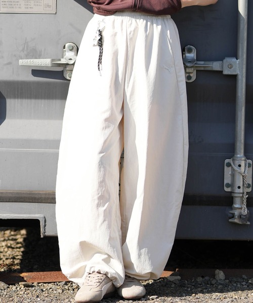 PUMA(プーマ)の「PUMA/プーマ PPG WOVEN PANTS WIDE LEG W ロンパン 637475(その他パンツ・レディース・ブラック/グレー・L/M)」の6枚目の写真