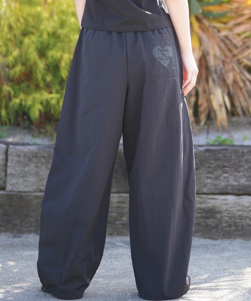 PUMA(プーマ)の「PUMA/プーマ PPG WOVEN PANTS WIDE LEG W ロンパン 637475(その他パンツ・レディース・ブラック/グレー・L/M)」の17枚目の写真