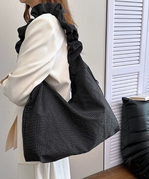 SHEPP(シープ)の「【大容量・A4サイズ対応可】ぽこぽこワッフルビッグギャザーショルダートート(ショルダーバッグ・レディース・グレー/ブラック/ブラウン・F)」の13枚目の写真