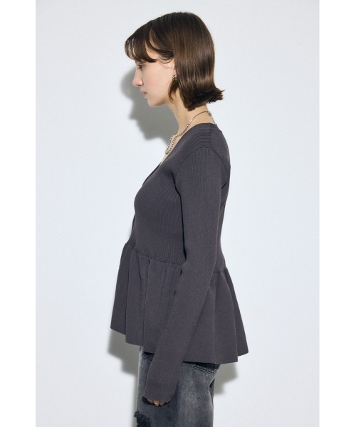 AZUL by moussy(アズールバイマウジー)の「ペプラムカーディガン(カーディガン/ボレロ・レディース・ブラック/アイボリー/グレー・FREE)」の22枚目の写真