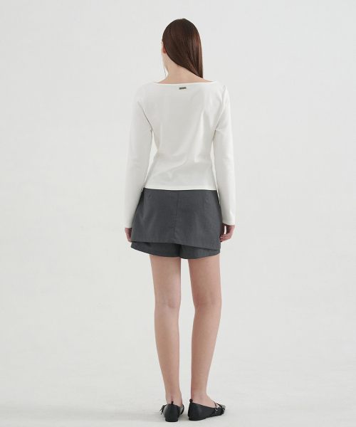 MICANE(ミケーネ)の「メリーシャーリングスリットTシャツ(Tシャツ/カットソー・レディース・ブラック/アイボリー/チャコール・SMALL/MEDIUM/LARGE/X-LARGE)」の17枚目の写真