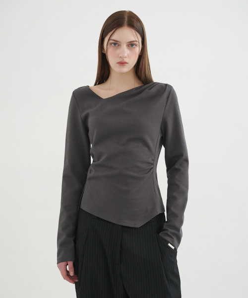 MICANE(ミケーネ)の「メリーシャーリングスリットTシャツ(Tシャツ/カットソー・レディース・ブラック/アイボリー/チャコール・SMALL/MEDIUM/LARGE/X-LARGE)」の12枚目の写真
