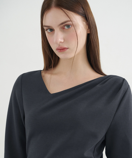 MICANE(ミケーネ)の「メリーシャーリングスリットTシャツ(Tシャツ/カットソー・レディース・ブラック/アイボリー/チャコール・SMALL/MEDIUM/LARGE/X-LARGE)」の11枚目の写真