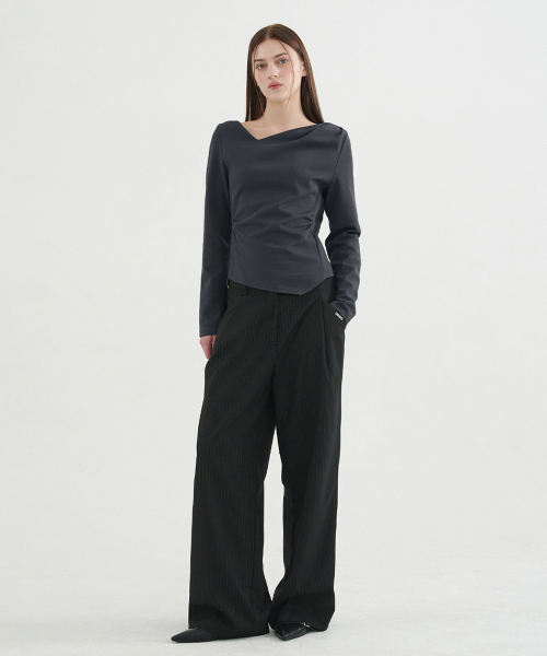 MICANE(ミケーネ)の「メリーシャーリングスリットTシャツ(Tシャツ/カットソー・レディース・ブラック/アイボリー/チャコール・SMALL/MEDIUM/LARGE/X-LARGE)」の9枚目の写真