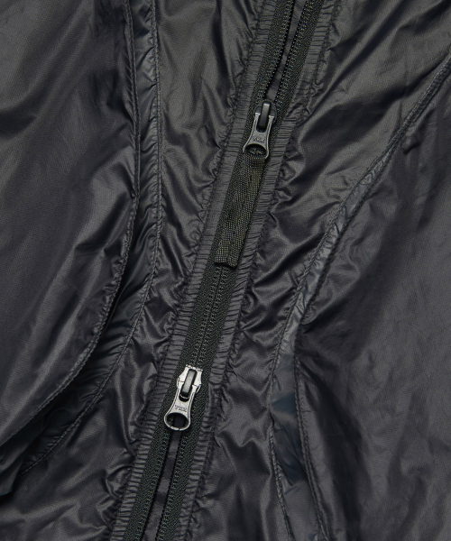 NOMANUAL（NOMANUAL）の「LIGHT SLASH JACKET - GLOSSY BLACK（ナイロンジャケット・レディース・その他・MEDIUM/LARGE/X-LARGE/SMALL）」の15枚目の写真