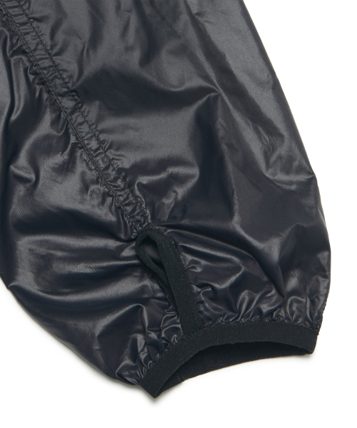 NOMANUAL（NOMANUAL）の「LIGHT SLASH JACKET - GLOSSY BLACK（ナイロンジャケット・レディース・その他・MEDIUM/LARGE/X-LARGE/SMALL）」の5枚目の写真