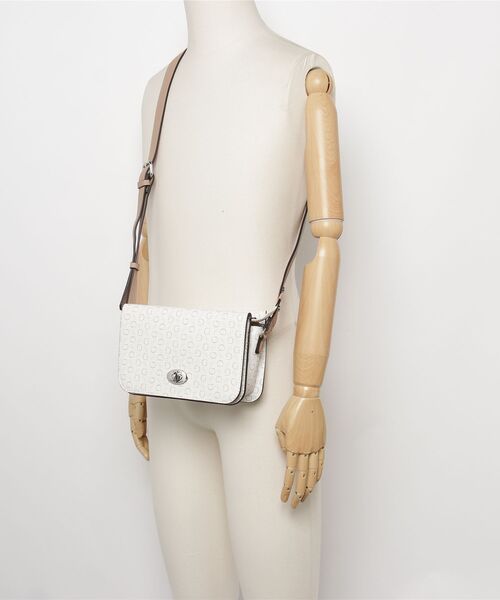 Guess(ゲス)の「BURNABY Mini Crossbody Flap ショルダーバッグ(ショルダーバッグ・レディース・ホワイト/ブラック・ONE SIZE)」の19枚目の写真
