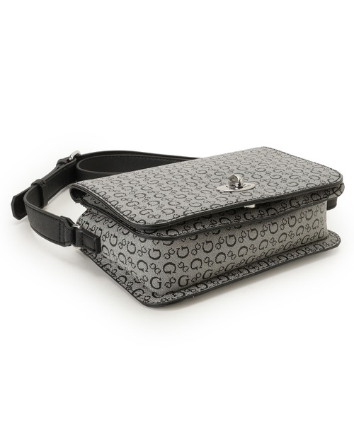 Guess(ゲス)の「BURNABY Mini Crossbody Flap ショルダーバッグ(ショルダーバッグ・レディース・ホワイト/ブラック・ONE SIZE)」の7枚目の写真