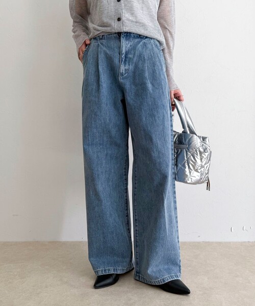fredy emue（フレディエミュ）の「デニムタックスラックス（デニムパンツ・レディース・ブルー/ネイビー・38/36）」の2枚目の写真