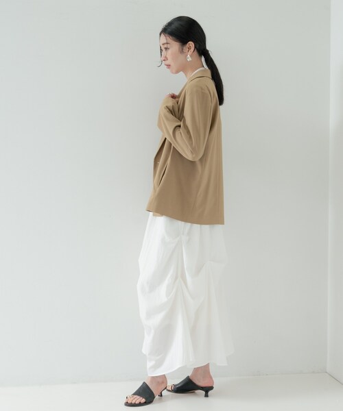 GALLEST(ギャレスト)の「ランダムタックスカート(スカート・レディース・ベージュ/オフホワイト・38)」の9枚目の写真