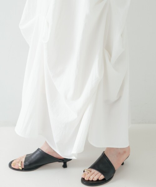 GALLEST(ギャレスト)の「ランダムタックスカート(スカート・レディース・ベージュ/オフホワイト・38)」の4枚目の写真