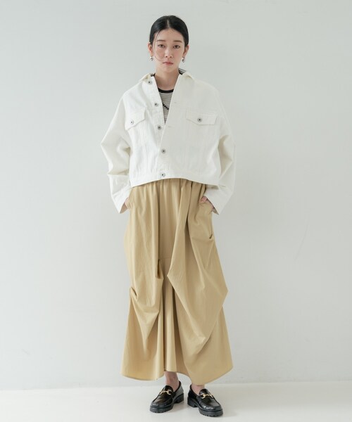 GALLEST(ギャレスト)の「ランダムタックスカート(スカート・レディース・ベージュ/オフホワイト・38)」の3枚目の写真