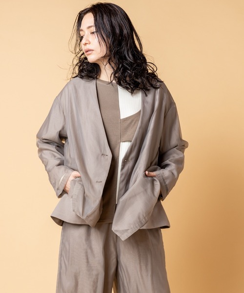 OSMOSIS(オズモーシス)の「シアーレイヤードジャケット(ノーカラージャケット・レディース・アイボリー/グレイッシュベージュ/ブラック・ONE SIZE)」の7枚目の写真