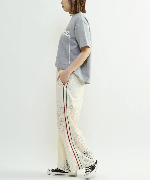 CONVERSE TOKYO(コンバーストウキョウ)の「SPINDLE LOGO TUCK TEE(Tシャツ/カットソー・レディース・ブラック/杢グレー/ホワイト・FREE)」の12枚目の写真