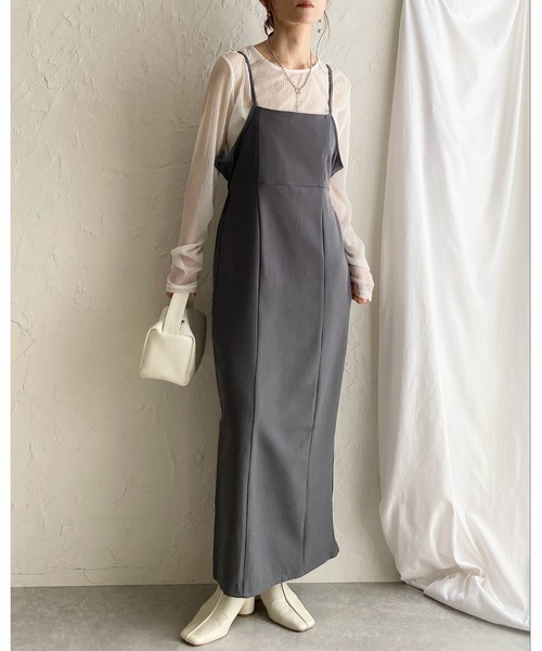 She's Closet（シーズクローゼット）の「ハイウエスト ロング丈 バックリボン タイト キャミワンピース（ワンピース・レディース・アイボリー/ブラック/グレー・FREE）」の3枚目の写真