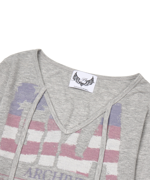 GILAARCHIVE（ギラアーカイブ）の「USA LOGO V NECK LONG SLEEVE_GREY（Tシャツ/カットソー・レディース・その他・FREE）」の8枚目の写真