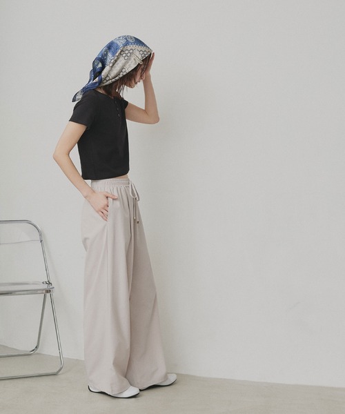 ad thie(アドティエ)の「UVカット ワイドパンツ(その他パンツ・レディース・グレイッシュベージュ/ブラック・FREE)」の21枚目の写真