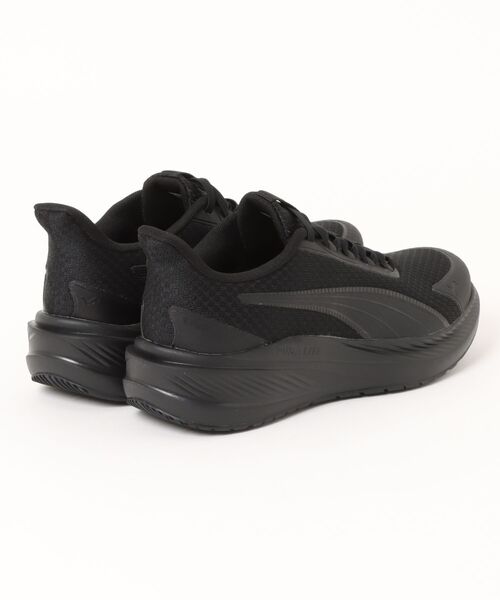 PUMA(プーマ)の「【PUMA】ダッシャー LITE EASE IN(スニーカー・メンズ・ブラック・25.5cm/26.0cm/26.5cm/27.0cm/27.5cm/28.0cm)」の2枚目の写真