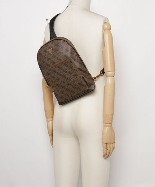 Guess（ゲス）の「MILANO Backpack Crossbody（ショルダーバッグ・メンズ・グレー/ブラウン・ONE SIZE）」の16枚目の写真