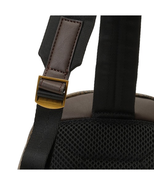 Guess（ゲス）の「MILANO Backpack Crossbody（ショルダーバッグ・メンズ・グレー/ブラウン・ONE SIZE）」の8枚目の写真