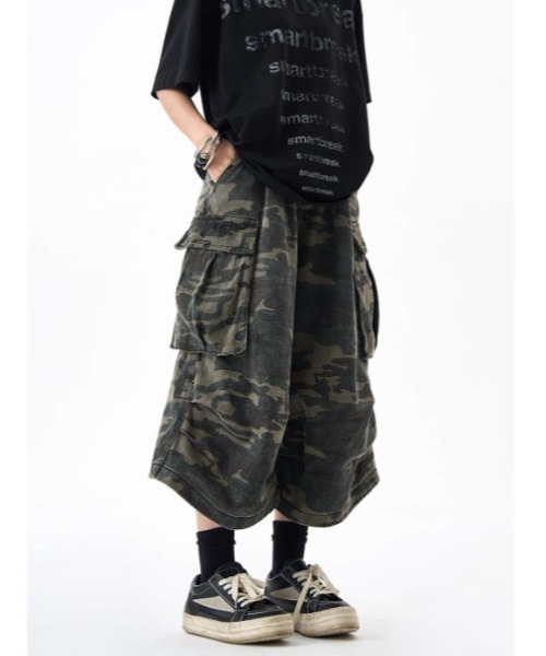 Vini(ヴィニ)の「韓国ストリート 迷彩ワイドカーゴハーフパンツ(デニムパンツ・レディース・グリーン・MEDIUM)」の7枚目の写真