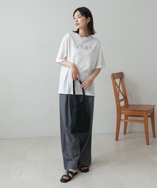 Bou Jeloud(ブージュルード)の「箔ストーンロゴTシャツ(Tシャツ/カットソー・レディース・チャコールグレー/オフホワイト/グレイッシュベージュ・FREE)」の7枚目の写真