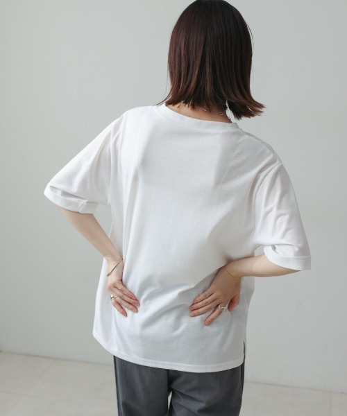Bou Jeloud(ブージュルード)の「箔ストーンロゴTシャツ(Tシャツ/カットソー・レディース・チャコールグレー/オフホワイト/グレイッシュベージュ・FREE)」の12枚目の写真
