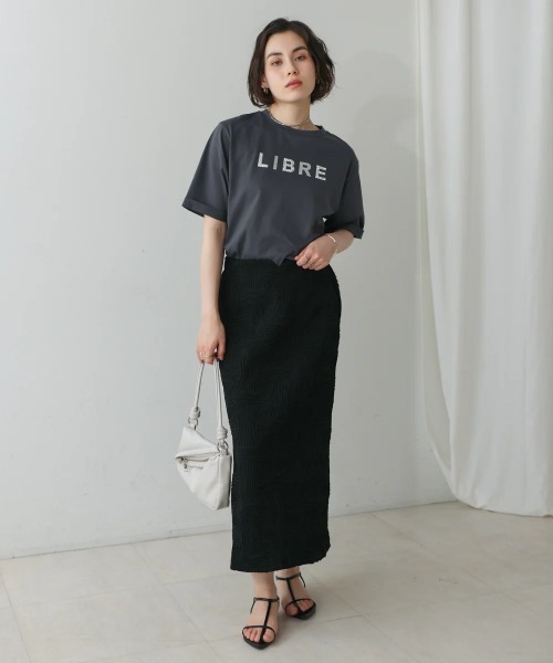 Bou Jeloud(ブージュルード)の「箔ストーンロゴTシャツ(Tシャツ/カットソー・レディース・チャコールグレー/オフホワイト/グレイッシュベージュ・FREE)」の19枚目の写真