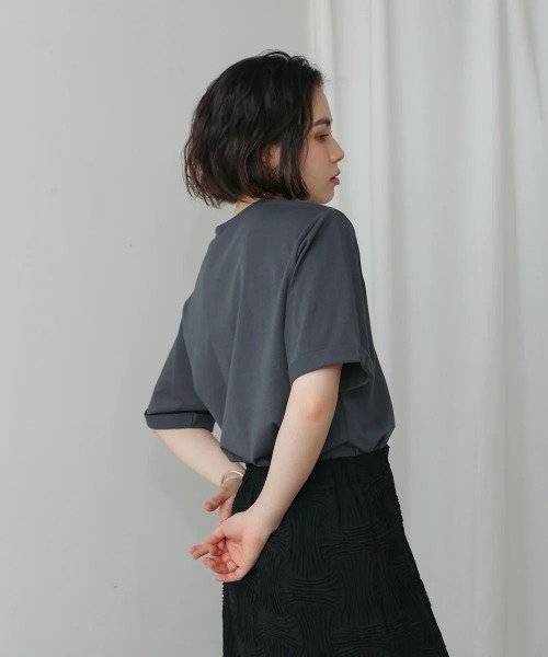 Bou Jeloud(ブージュルード)の「箔ストーンロゴTシャツ(Tシャツ/カットソー・レディース・チャコールグレー/オフホワイト/グレイッシュベージュ・FREE)」の22枚目の写真