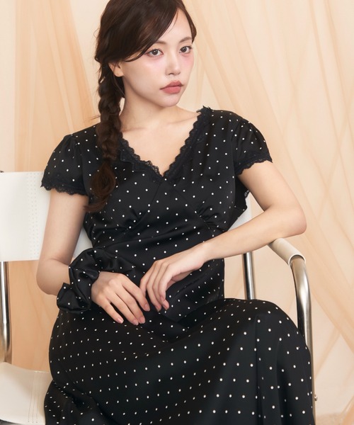 krahe(クレーエ)の「ドット柄Vネックレースワンピース / シュシュ付き(ワンピース・レディース・ブラック/ホワイト・FREE)」の18枚目の写真