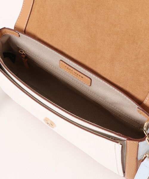 COLE HAAN（コールハーン）の「レイトン ショルダー バッグ womens（ショルダーバッグ・レディース・ブラウン・OSFA）」の4枚目の写真