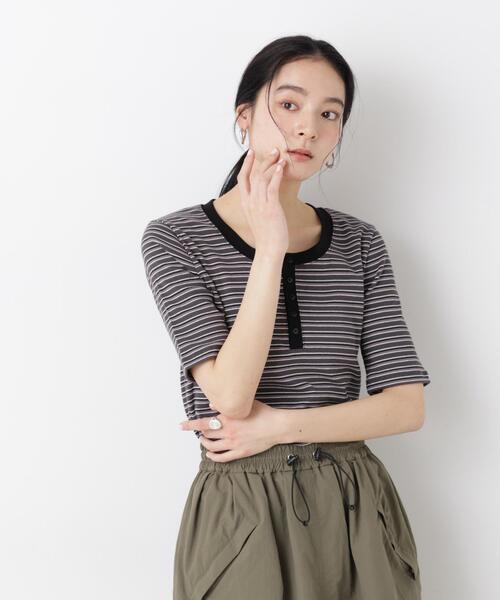 NANO universe(ナノユニバース)の「ボーダーテレコヘンリーネックTシャツ(Tシャツ/カットソー・レディース・オフホワイト/グレー・FREE)」の5枚目の写真