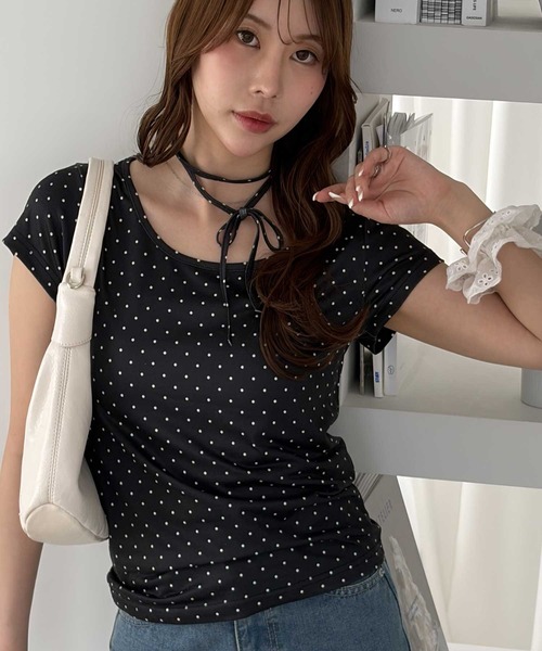 muet.（ミュエ）の「チョーカー付きコンパクトシルエットドット柄Tシャツ（Tシャツ/カットソー・レディース・グレー/オフホワイト/ブラック・MEDIUM/LARGE）」の14枚目の写真