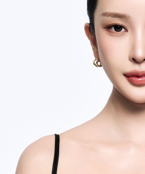 Lyvi(ライビィ)の「Layered Orbit Hoop Pierce / 金属アレルギー対応(ピアス(両耳用)・レディース・シルバー/ゴールド・FREE)」の9枚目の写真