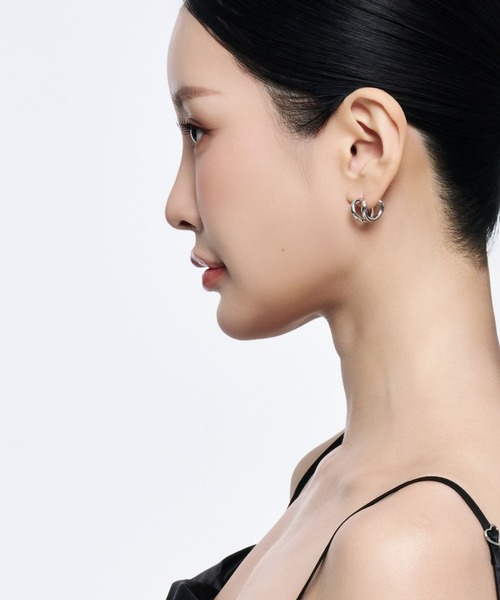 Lyvi(ライビィ)の「Layered Orbit Hoop Pierce / 金属アレルギー対応(ピアス(両耳用)・レディース・シルバー/ゴールド・FREE)」の12枚目の写真