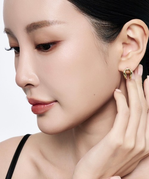 Lyvi(ライビィ)の「Layered Orbit Hoop Pierce / 金属アレルギー対応(ピアス(両耳用)・レディース・シルバー/ゴールド・FREE)」の4枚目の写真