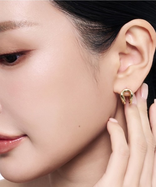 Lyvi(ライビィ)の「Layered Orbit Hoop Pierce / 金属アレルギー対応(ピアス(両耳用)・レディース・シルバー/ゴールド・FREE)」の19枚目の写真