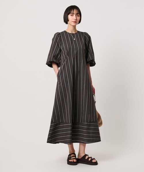 UNITED ARROWS（ユナイテッドアローズ）の「ファブリカ パフ ワンピース（ワンピース・レディース・ブラウン系/ネイビー/その他2・38/36）」の10枚目の写真