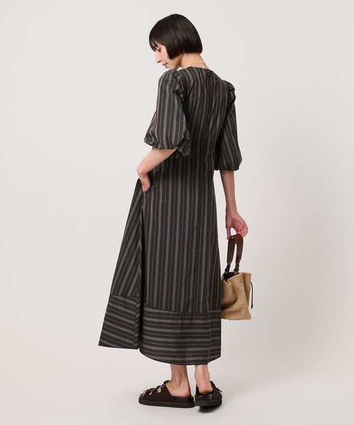 UNITED ARROWS（ユナイテッドアローズ）の「ファブリカ パフ ワンピース（ワンピース・レディース・ブラウン系/ネイビー/その他2・38/36）」の12枚目の写真