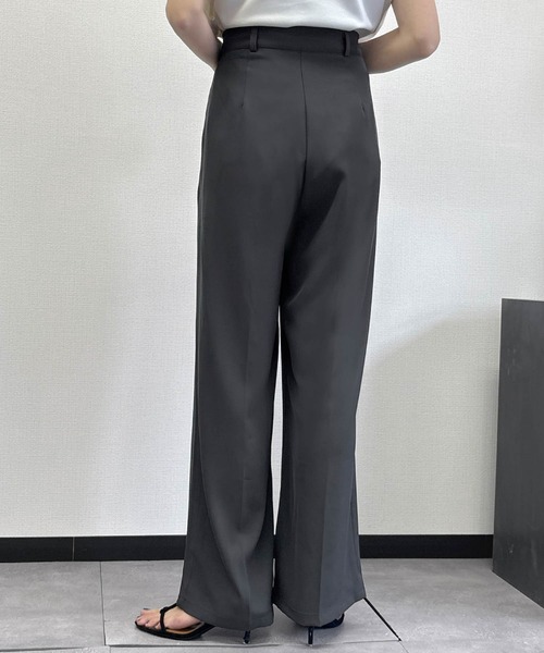LOWO(ロワ)の「【S~2Lサイズ展開】タック入りセンタープレスワイドスラックスパンツ(スラックス・レディース・アイボリー/ブラック/グレー/オフホワイト・S/2L/L/M)」の10枚目の写真