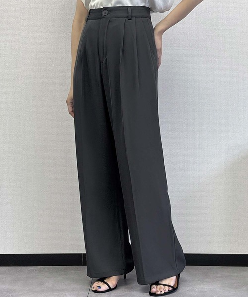 LOWO(ロワ)の「【S~2Lサイズ展開】タック入りセンタープレスワイドスラックスパンツ(スラックス・レディース・アイボリー/ブラック/グレー/オフホワイト・S/2L/L/M)」の11枚目の写真