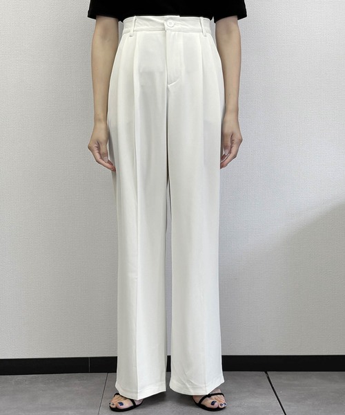 LOWO(ロワ)の「【S~2Lサイズ展開】タック入りセンタープレスワイドスラックスパンツ(スラックス・レディース・アイボリー/ブラック/グレー/オフホワイト・S/2L/L/M)」の16枚目の写真