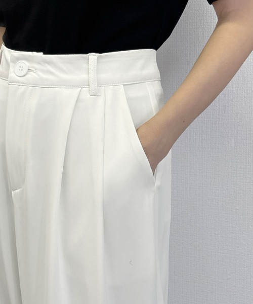 LOWO(ロワ)の「【S~2Lサイズ展開】タック入りセンタープレスワイドスラックスパンツ(スラックス・レディース・アイボリー/ブラック/グレー/オフホワイト・S/2L/L/M)」の17枚目の写真