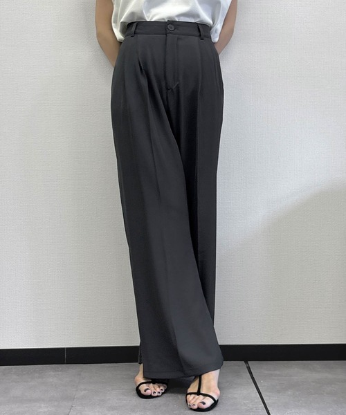 LOWO(ロワ)の「【S~2Lサイズ展開】タック入りセンタープレスワイドスラックスパンツ(スラックス・レディース・アイボリー/ブラック/グレー/オフホワイト・S/2L/L/M)」の21枚目の写真