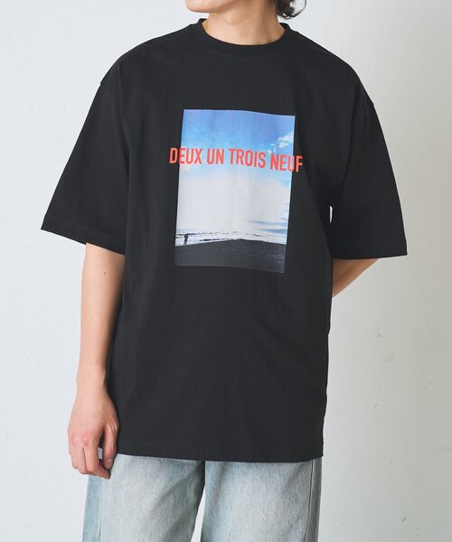 COLONY 2139(コロニートゥーワンスリーナイン)の「シーサイドフォトプリントTシャツ(Tシャツ/カットソー・メンズ・ブラック/ホワイト・LARGE/MEDIUM)」の2枚目の写真