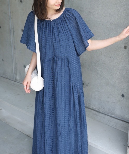 Bab(バブ)の「【選べるサイズ展開】前後2WAYシアーサッカーラメティアードワンピース(ワンピース・レディース・ネイビー/グレー/ベージュ・S/M)」の1枚目の写真