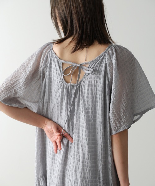 Bab(バブ)の「【選べるサイズ展開】前後2WAYシアーサッカーラメティアードワンピース(ワンピース・レディース・ネイビー/グレー/ベージュ・S/M)」の10枚目の写真