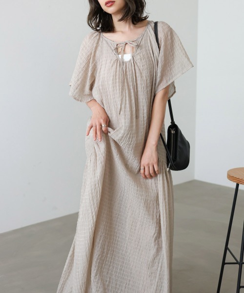 Bab(バブ)の「【選べるサイズ展開】前後2WAYシアーサッカーラメティアードワンピース(ワンピース・レディース・ネイビー/グレー/ベージュ・S/M)」の21枚目の写真